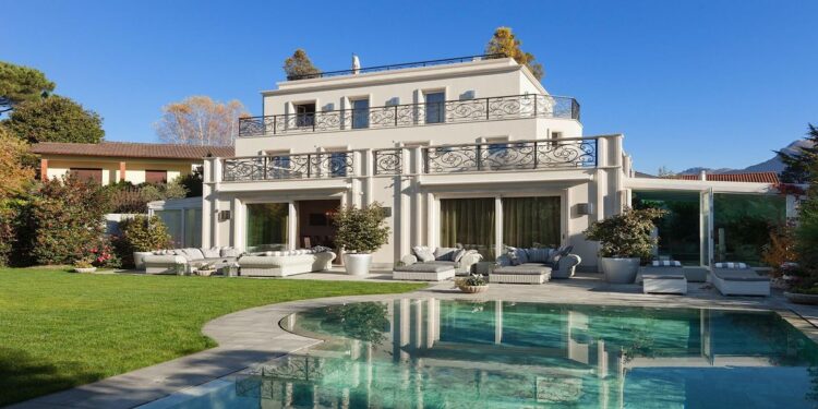 Luxury Home Real Estate Professional - Designation - 6 CE Zoom, January ...